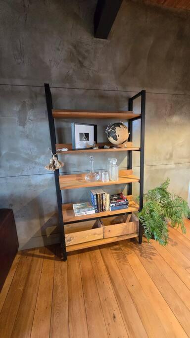 Apartment 3 - Haddin Court - Industrial Glam Blenheim Dış mekan fotoğraf