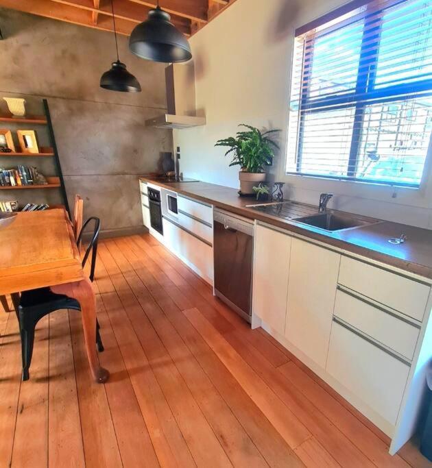 Apartment 3 - Haddin Court - Industrial Glam Blenheim Dış mekan fotoğraf