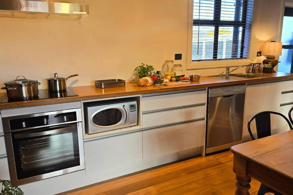 Apartment 3 - Haddin Court - Industrial Glam Blenheim Dış mekan fotoğraf