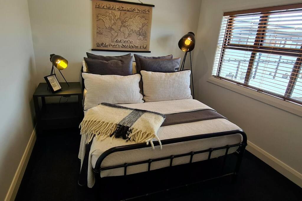 Apartment 3 - Haddin Court - Industrial Glam Blenheim Dış mekan fotoğraf