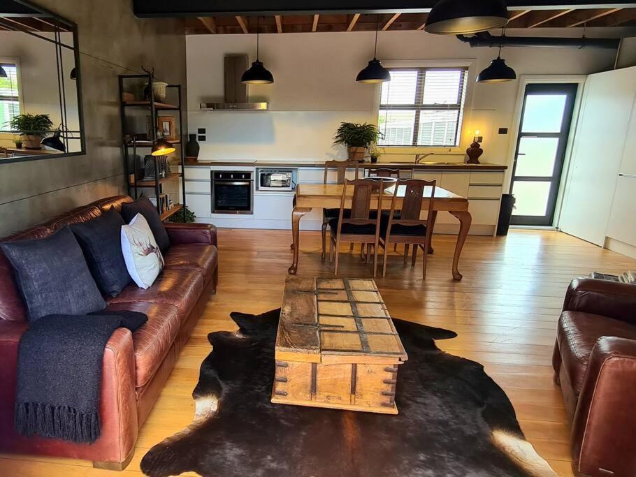 Apartment 3 - Haddin Court - Industrial Glam Blenheim Dış mekan fotoğraf